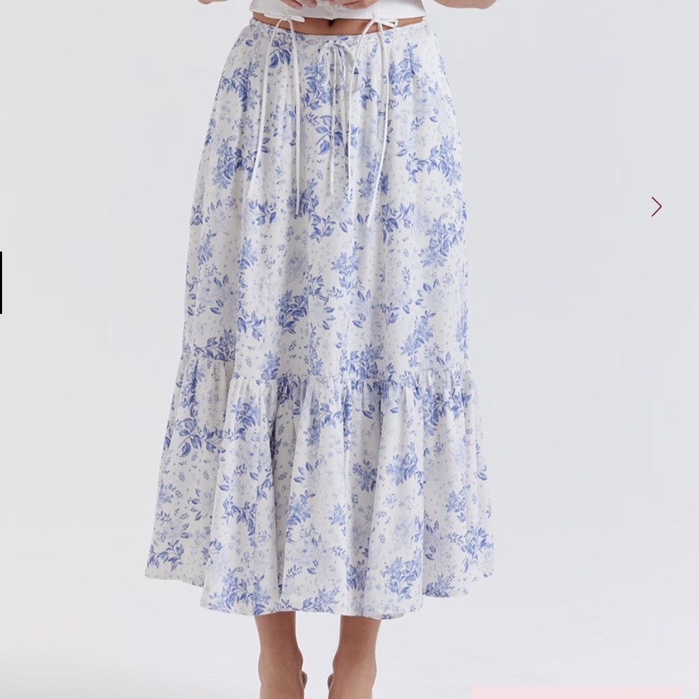 House of CB White and Light Blue Floral A-Line Maxi Skirt